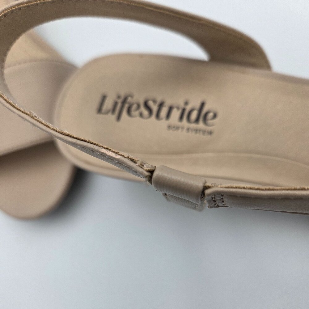 LifeStride 8M Slingback Sandal w/Back Strap & 1 1/2" Wedge Heel. - Picture 2 of 5